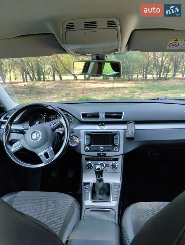 Универсал Volkswagen Passat 2014 в Павлограде фото 12 Универсал Volkswagen Passat 2014 в Павлограде