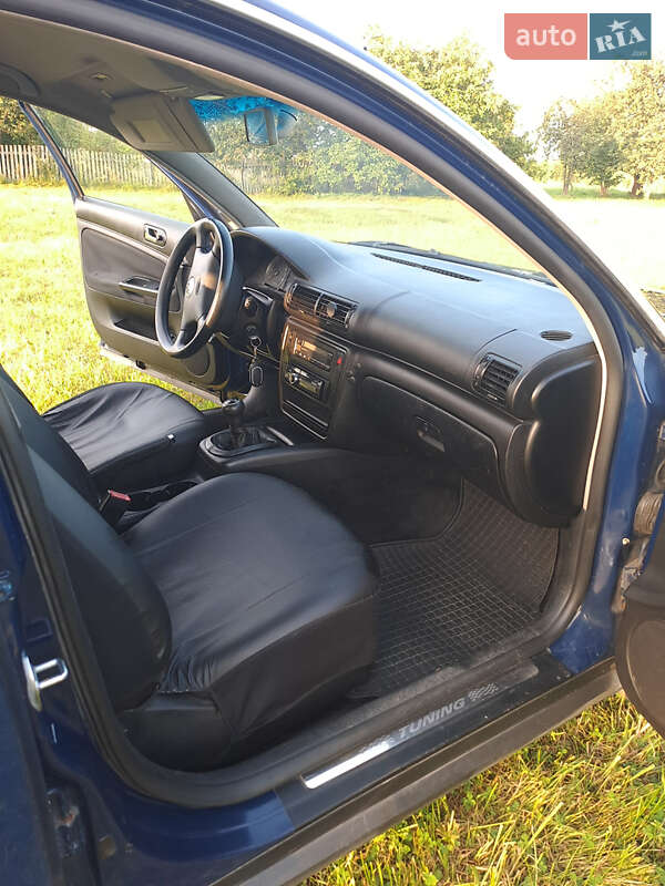 Універсал Volkswagen Passat 2002 в Рава-Руській