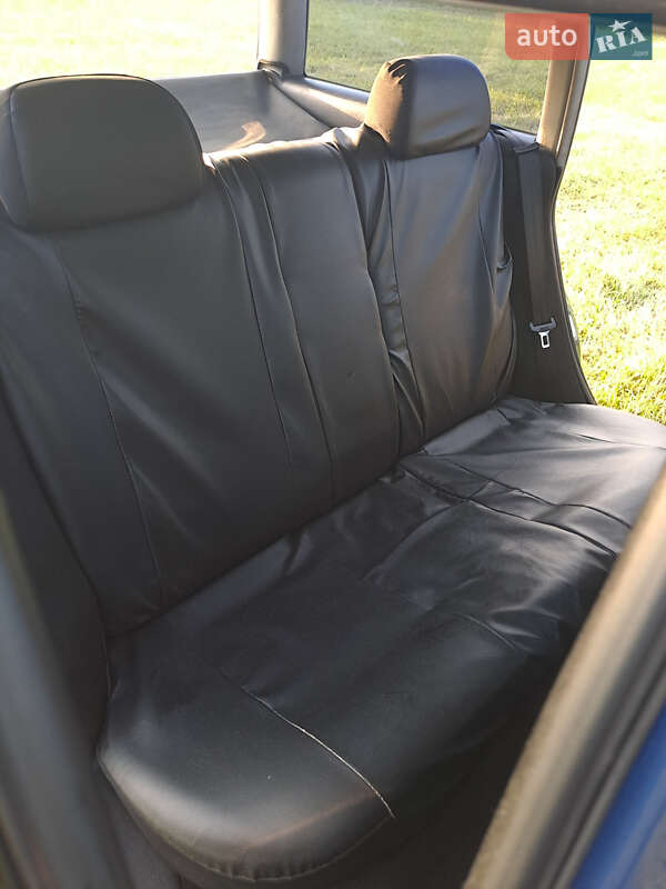 Універсал Volkswagen Passat 2002 в Рава-Руській