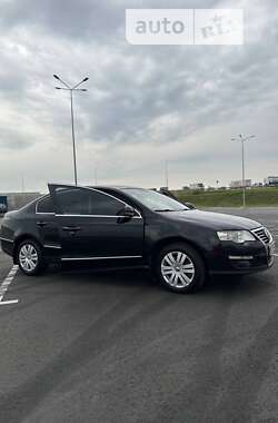 Седан Volkswagen Passat 2008 в Львове