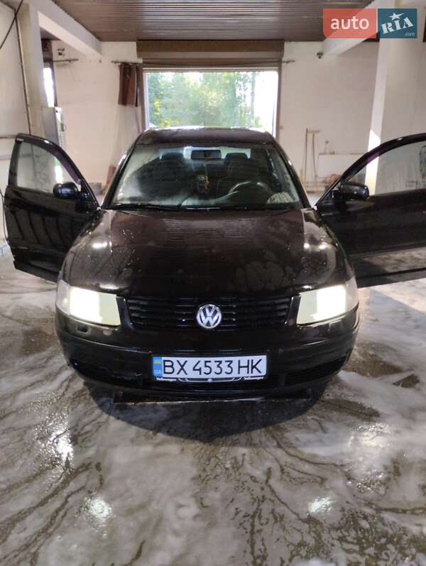 Седан Volkswagen Passat 1998 в Славуте