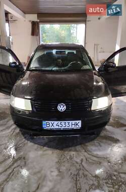 Седан Volkswagen Passat 1998 в Славуте