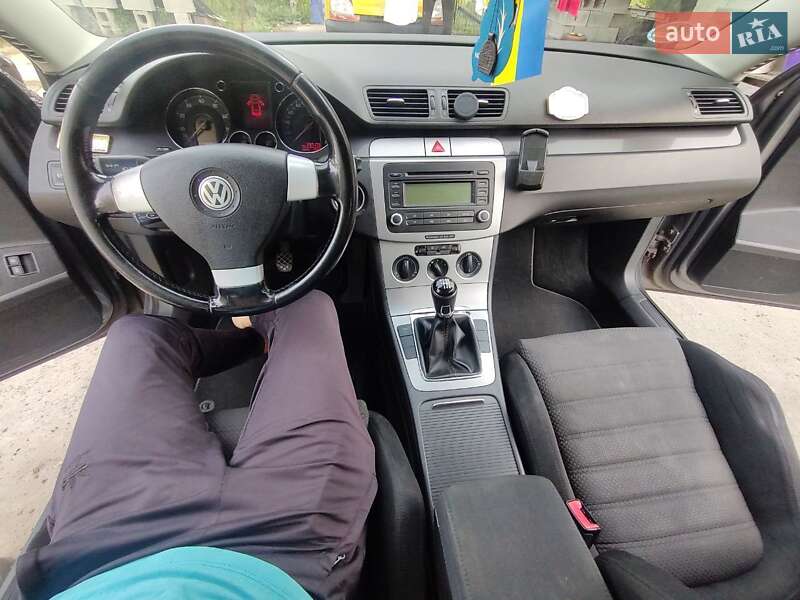 Універсал Volkswagen Passat 2005 в Луцьку