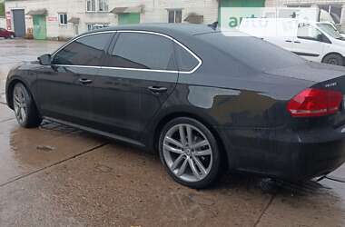 Седан Volkswagen Passat 2014 в Стрые