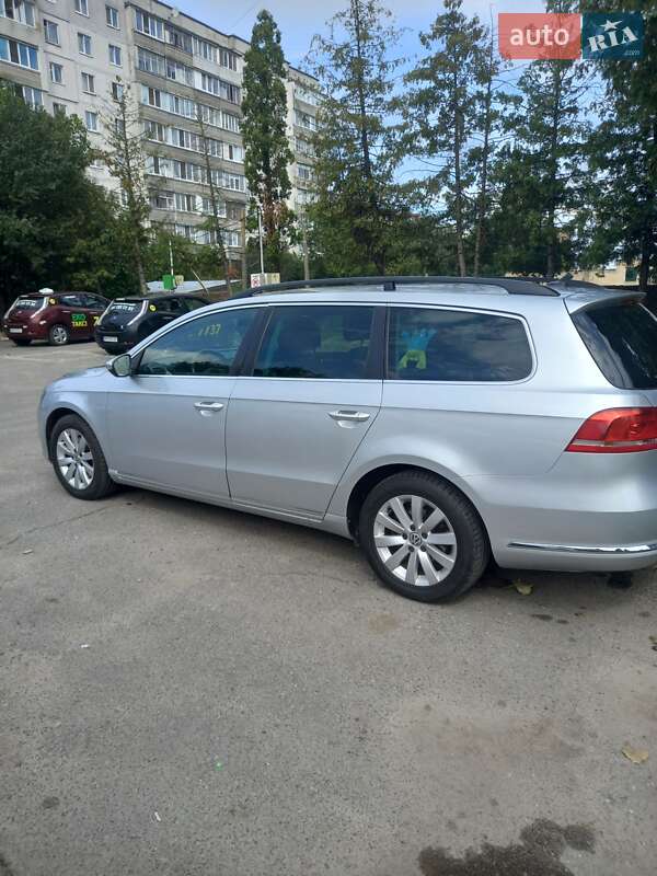 Универсал Volkswagen Passat 2013 в Хмельницком