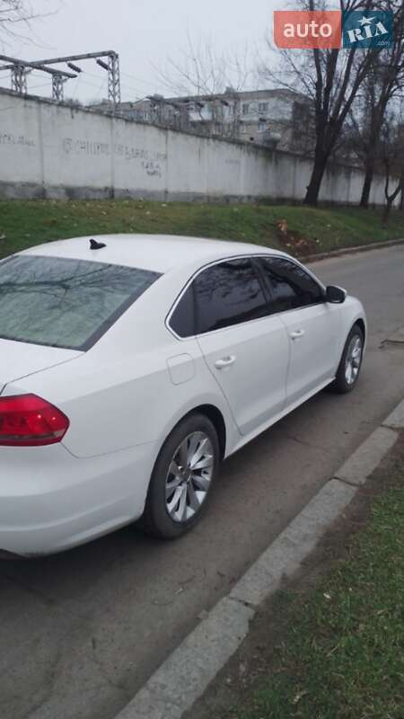 Седан Volkswagen Passat 2012 в Миколаєві