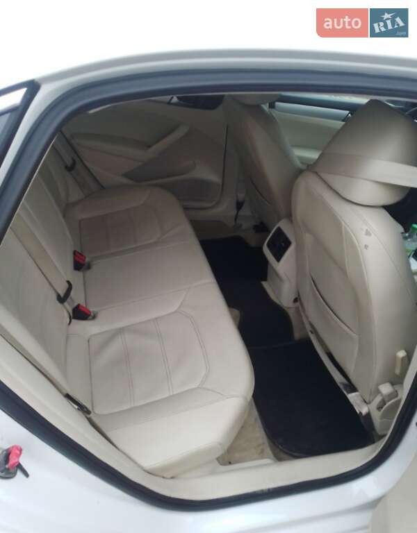 Седан Volkswagen Passat 2012 в Миколаєві