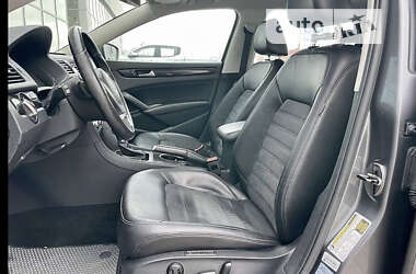 Седан Volkswagen Passat 2013 в 