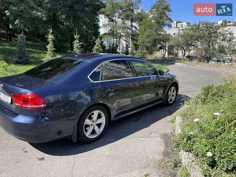 Седан Volkswagen Passat 2015 в Харкові