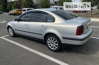 Седан Volkswagen Passat 1999 в 