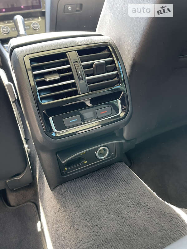 Універсал Volkswagen Passat 2017 в Запоріжжі