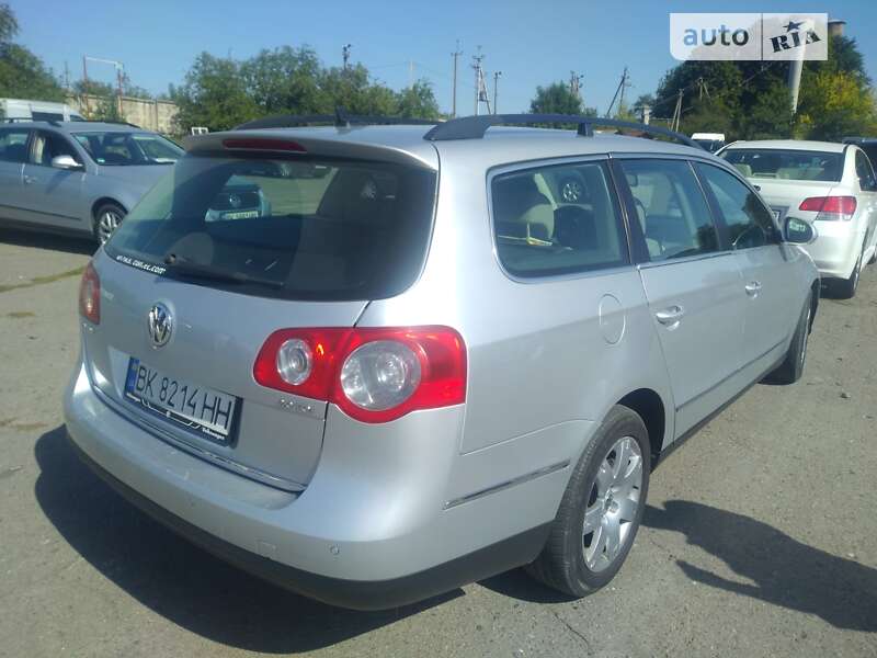 Универсал Volkswagen Passat 2010 в Ровно