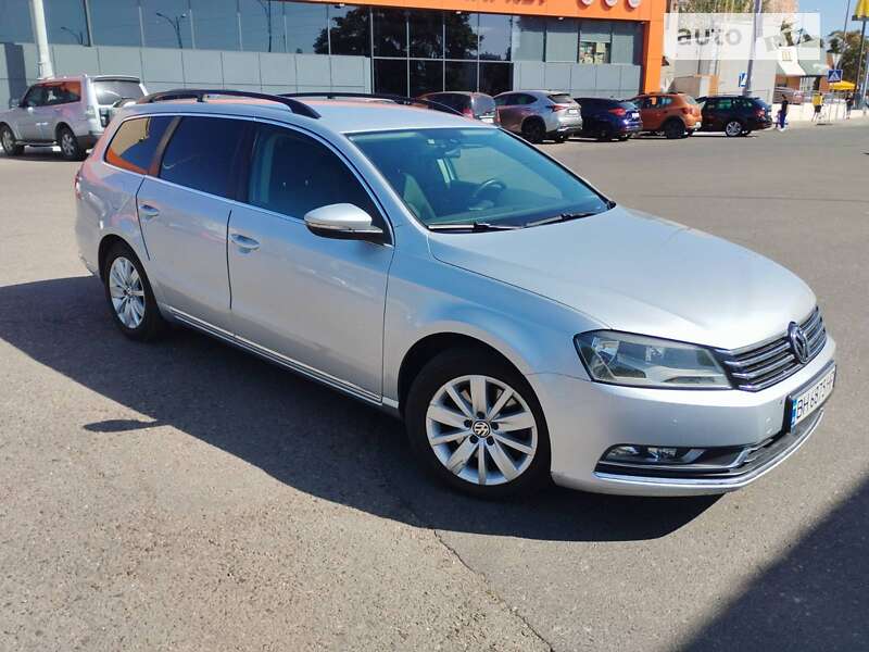 Универсал Volkswagen Passat 2011 в Одессе