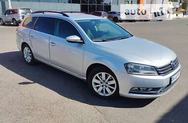 Универсал Volkswagen Passat 2011 в Одессе