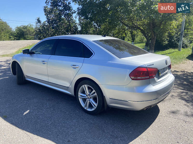 Седан Volkswagen Passat 2014 в Киеве
