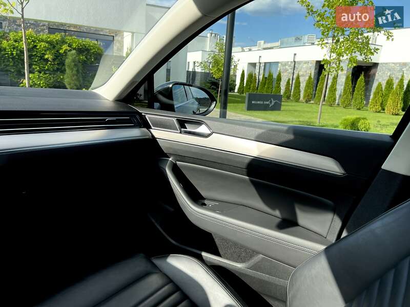 Седан Volkswagen Passat 2017 в Мукачево