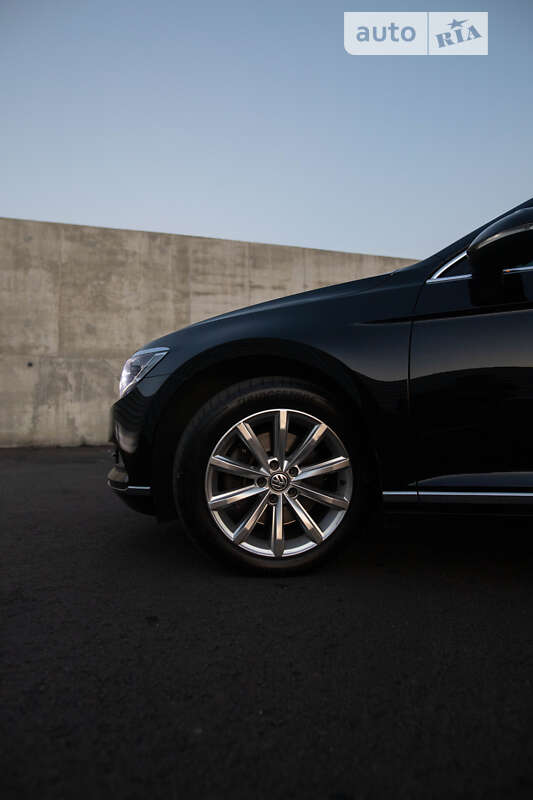 Седан Volkswagen Passat 2017 в Львове
