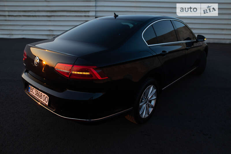 Седан Volkswagen Passat 2017 в Львове
