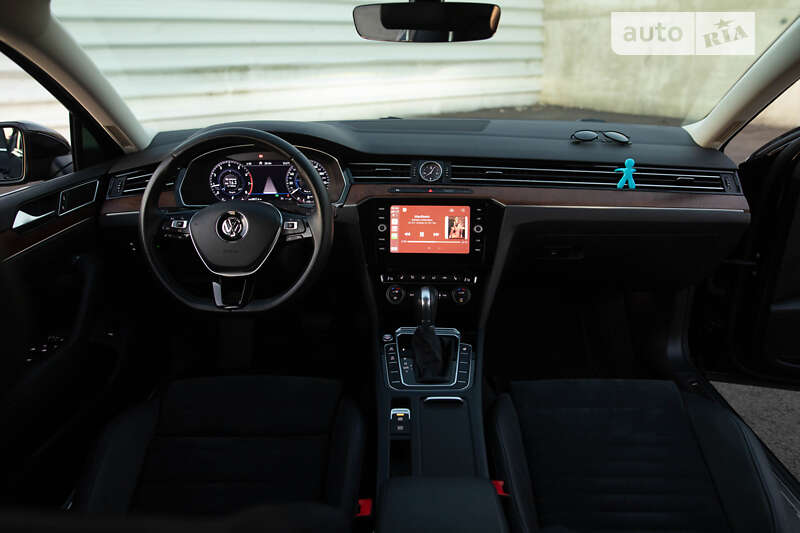 Седан Volkswagen Passat 2017 в Львове