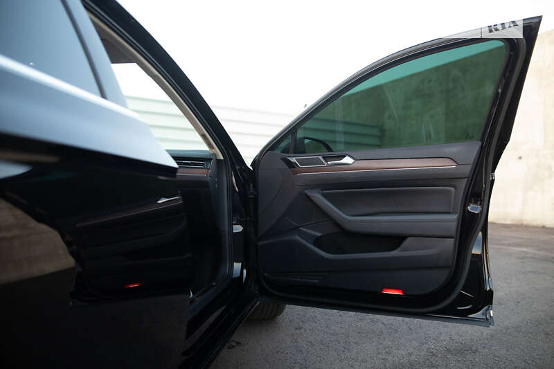 Седан Volkswagen Passat 2017 в Львове