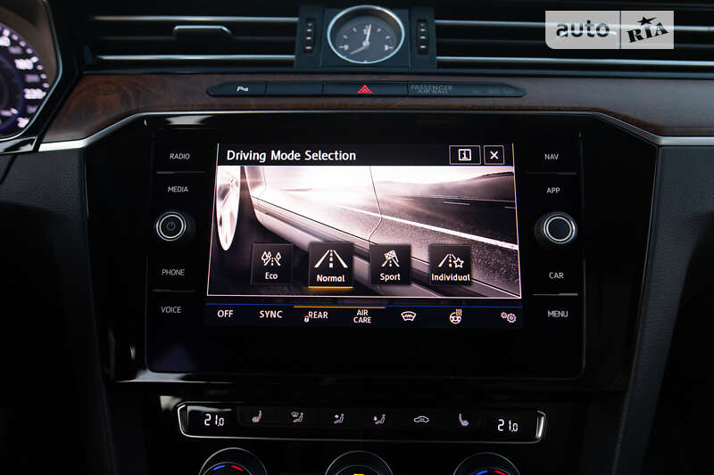 Седан Volkswagen Passat 2017 в Львове