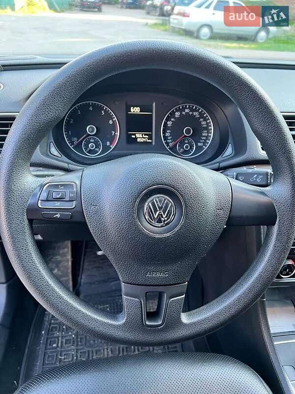 Седан Volkswagen Passat 2013 в Надворной