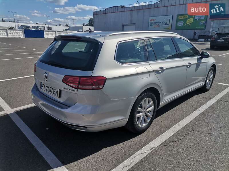 Універсал Volkswagen Passat 2015 в Києві