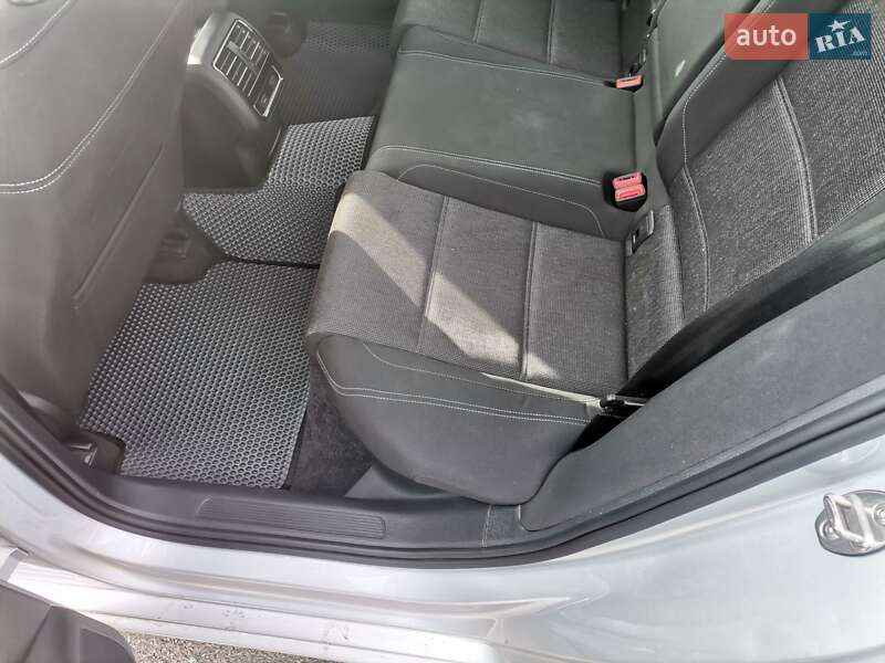 Універсал Volkswagen Passat 2015 в Києві