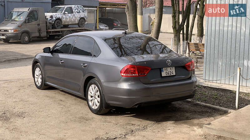 Седан Volkswagen Passat 2013 в Днепре