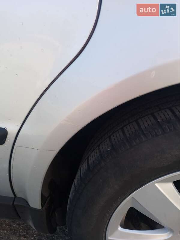 Універсал Volkswagen Passat 2001 в Бурштині