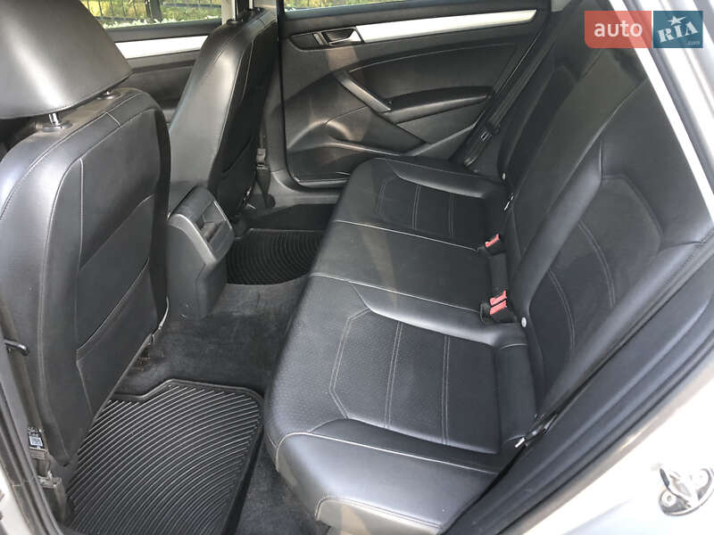 Седан Volkswagen Passat 2011 в Прилуках