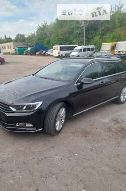 Универсал Volkswagen Passat 2015 в Ровно