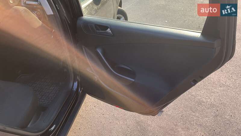 Универсал Volkswagen Passat 2006 в Луцке фото 21 Универсал Volkswagen Passat 2006 в Луцке