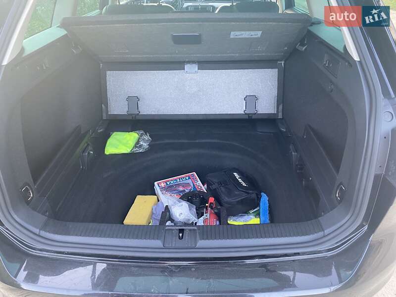 Універсал Volkswagen Passat 2015 в Львові