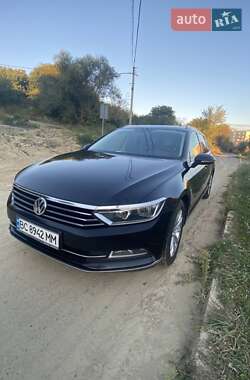 Універсал Volkswagen Passat 2015 в Львові