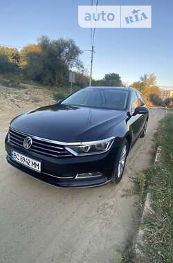 Универсал Volkswagen Passat 2015 в Львове