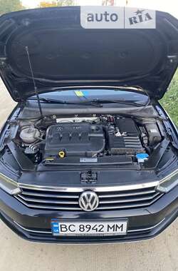 Универсал Volkswagen Passat 2015 в Львове