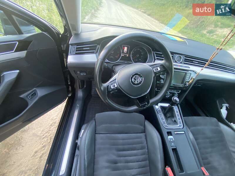 Універсал Volkswagen Passat 2015 в Львові