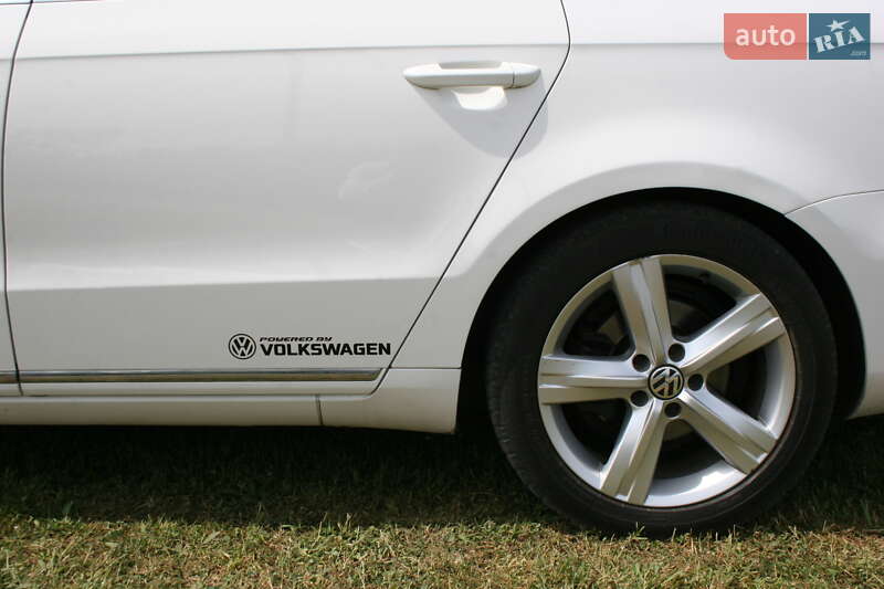 Универсал Volkswagen Passat 2011 в Черновцах