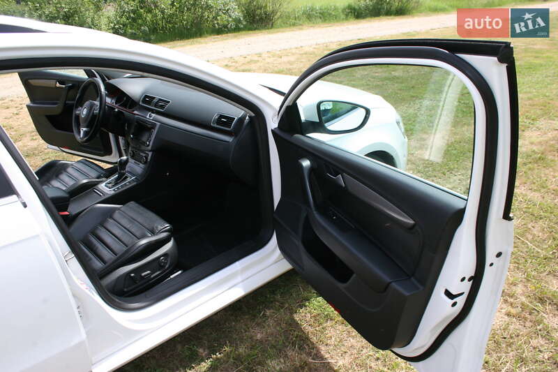 Универсал Volkswagen Passat 2011 в Черновцах