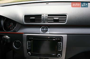 Универсал Volkswagen Passat 2011 в 