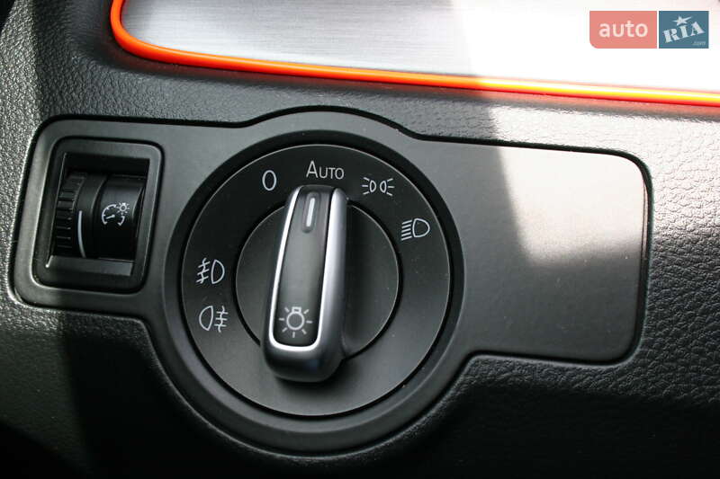 Универсал Volkswagen Passat 2011 в Черновцах