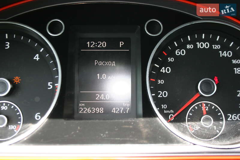 Универсал Volkswagen Passat 2011 в Черновцах