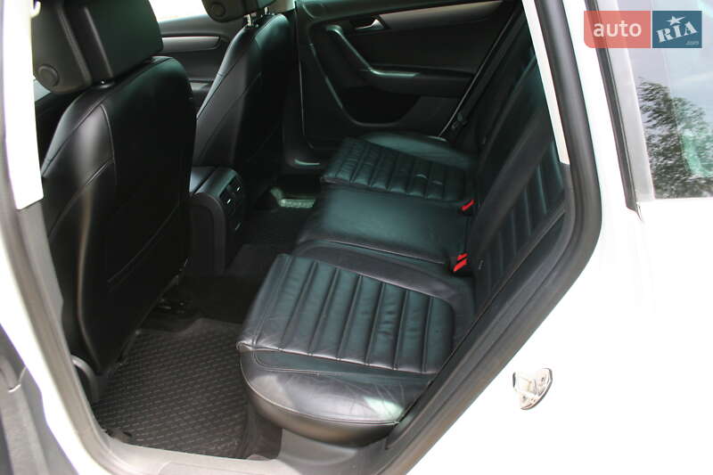 Универсал Volkswagen Passat 2011 в Черновцах