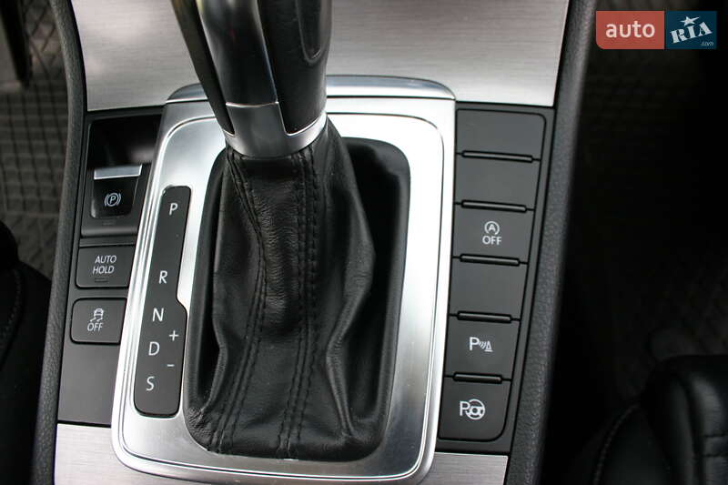 Универсал Volkswagen Passat 2011 в Черновцах