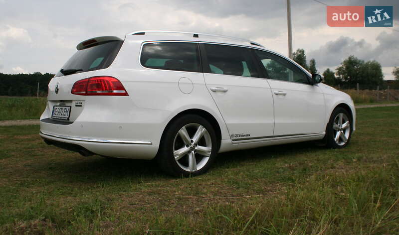 Универсал Volkswagen Passat 2011 в Черновцах