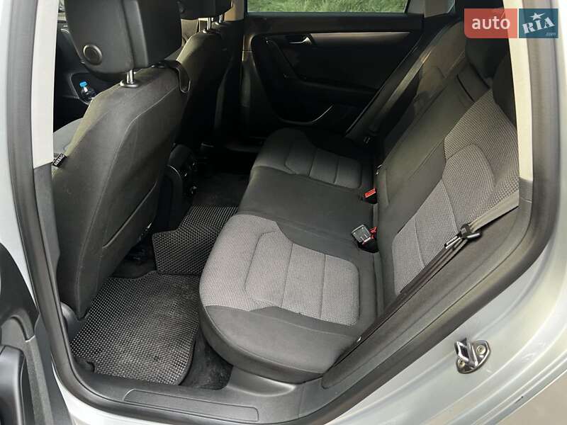 Универсал Volkswagen Passat 2011 в Львове