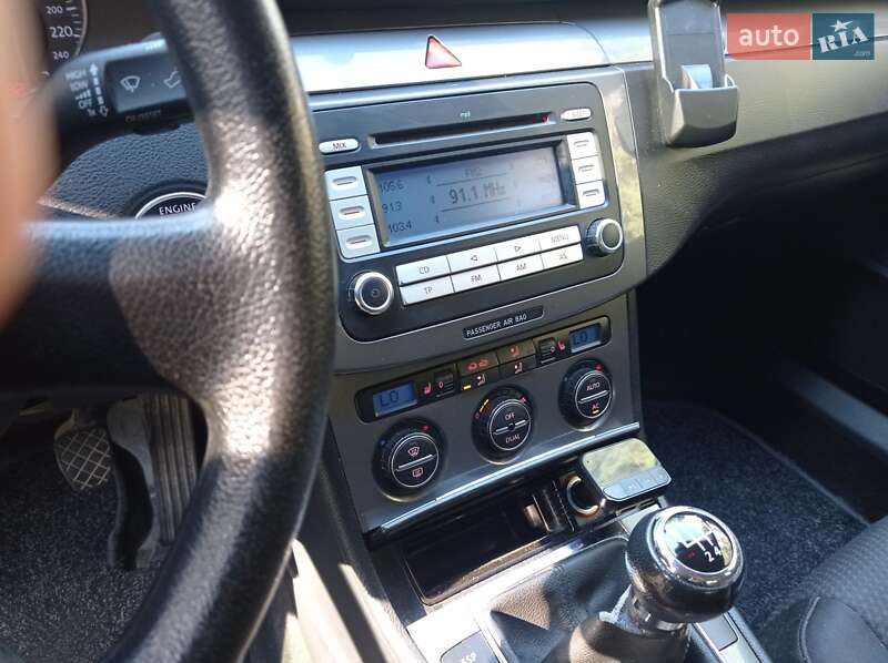 Седан Volkswagen Passat 2008 в Лебедині