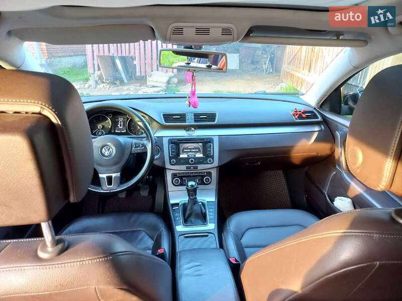 Универсал Volkswagen Passat 2010 в Яворове
