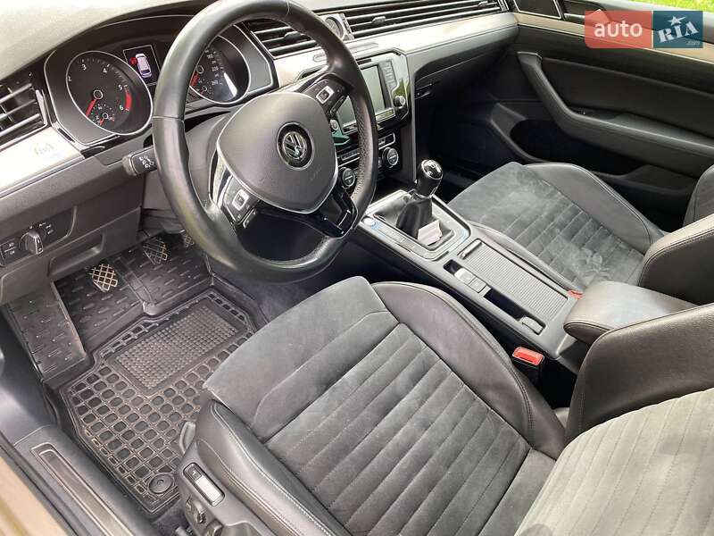 Універсал Volkswagen Passat 2015 в Сумах